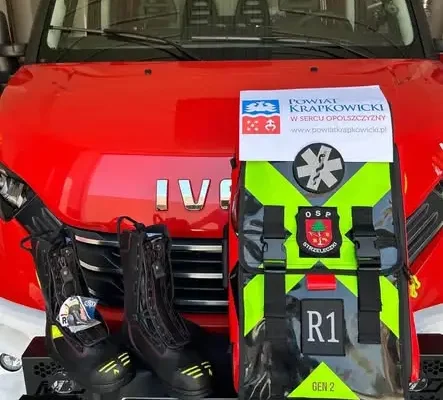 Nowy sprzęt dla strażaków z OSP Strzeleczki. Powiat Krapkowicki dołożył do zakupu