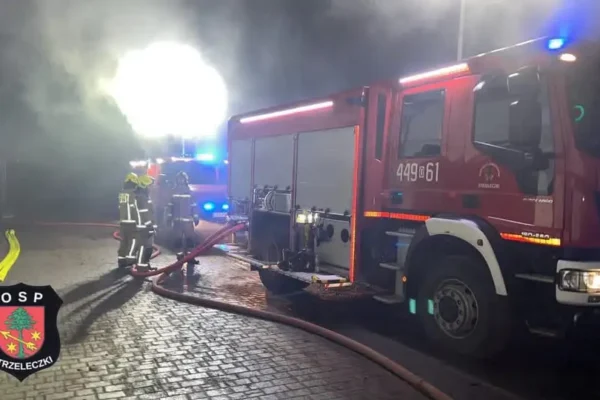 Pożar mieszkania w Mosznej – akcja strażaków z trzech jednostek