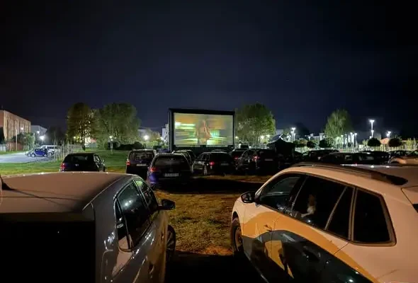 Kino samochodowe w Zdzieszowicach – pierwszy seans za nami