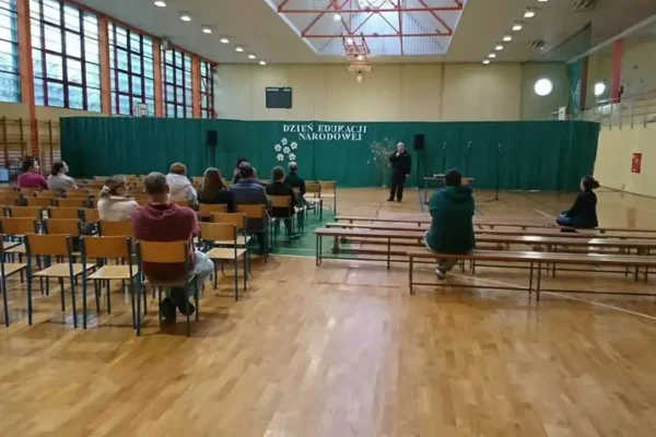 Krapkowice: rodzice rozmawiali o bezpieczeństwie dzieci w SP nr 1