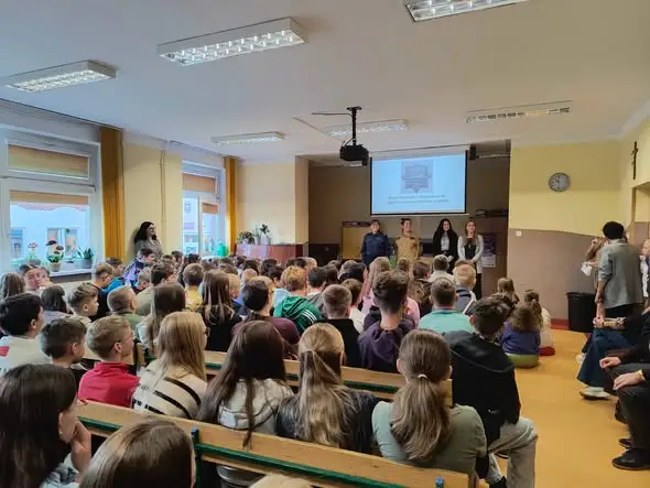 Uczniowie z gminy Walce uczyli się, jak reagować w sytuacjach zagrożenia