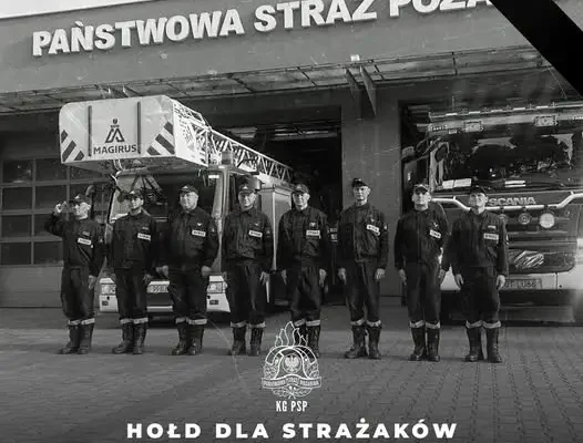 Strażacy z całej Polski oddają hołd poległym kolegom z Niska