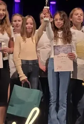 Uczennice z Wałcza na podium konkursu piosenki niemieckojęzycznej w Dobrodzieniu