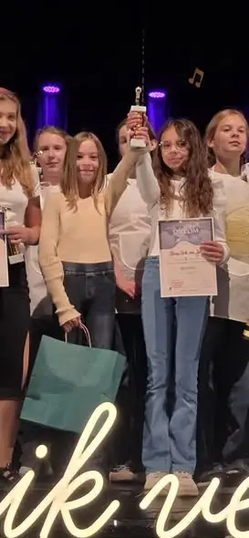 Uczennice z Wałcza na podium konkursu piosenki niemieckojęzycznej w Dobrodzieniu